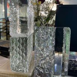 GẠCH KÍNH KHỐI ĐẶC HOA VĂN