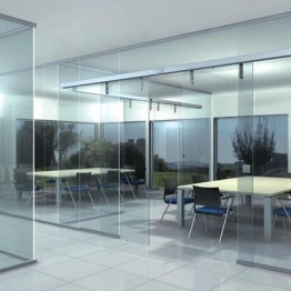 Vách kính cường lực 10 ly