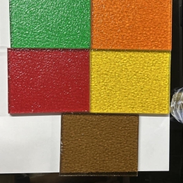 KÍNH ĐÚC HOA VĂN NHIỀU MÀU