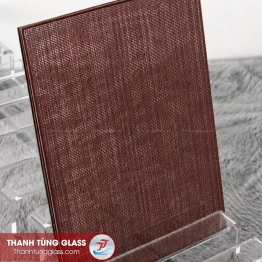 Kính ghép kim loại