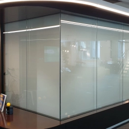 Kính điện Micro-Blinds (kính điện che nắng công nghệ vi lá chắn)