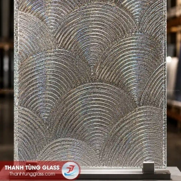 Kính đúc vân quạt