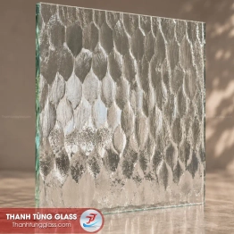 Kính đúc vảy cá