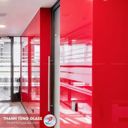 Kính sơn màu mặt dựng