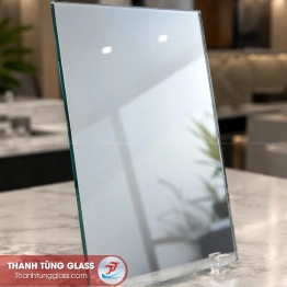 Kính thủy trắng