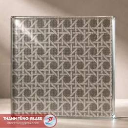 Kính ghép lưới hoa văn