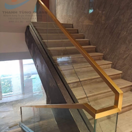 Cầu thang lan can kính vô cực 3D 