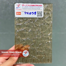 Kính đúc ghép lụa