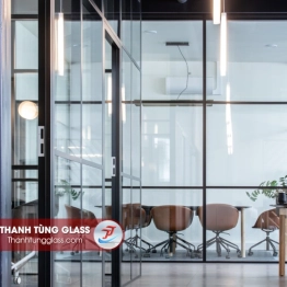 VÁCH KÍNH CƯỜNG LỰC 