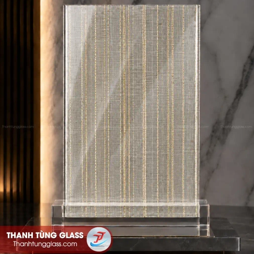 Kính ghép lụa hoa văn