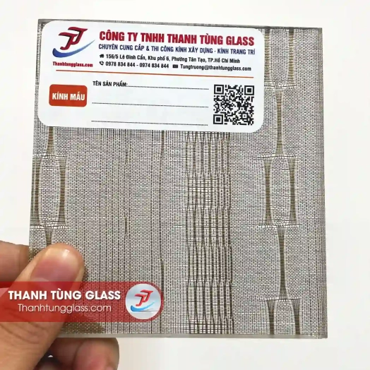Kính ghép lụa hoa văn