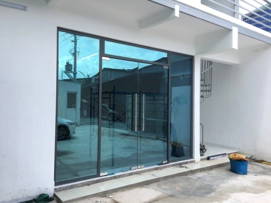 CỬA BẢN LỀ SÀN 