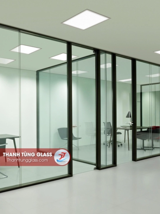 Vách kính cường lực 10 ly