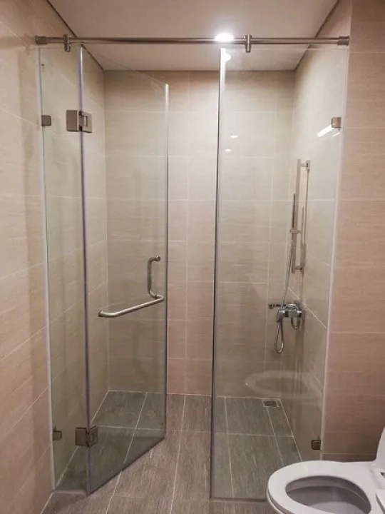 VÁCH KÍNH TẮM MỞ QUAY 3 TẤM