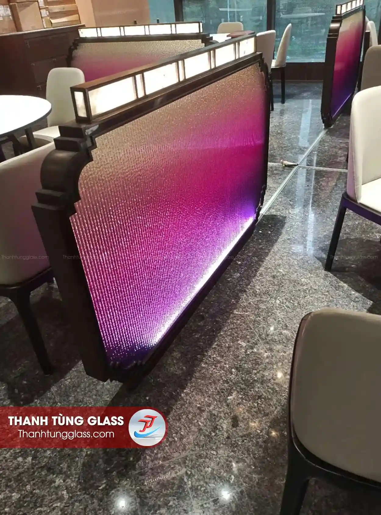Kính đúc ghép PET chuyển màu