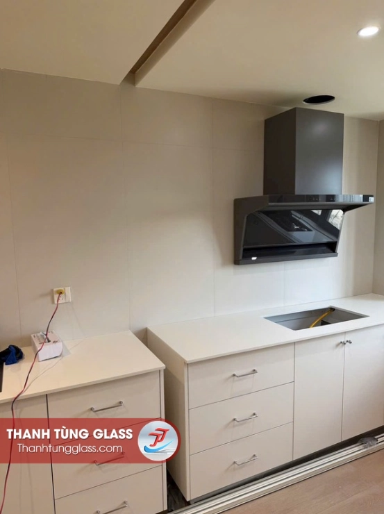 Chuẩn bị lắp đặt ray lùa