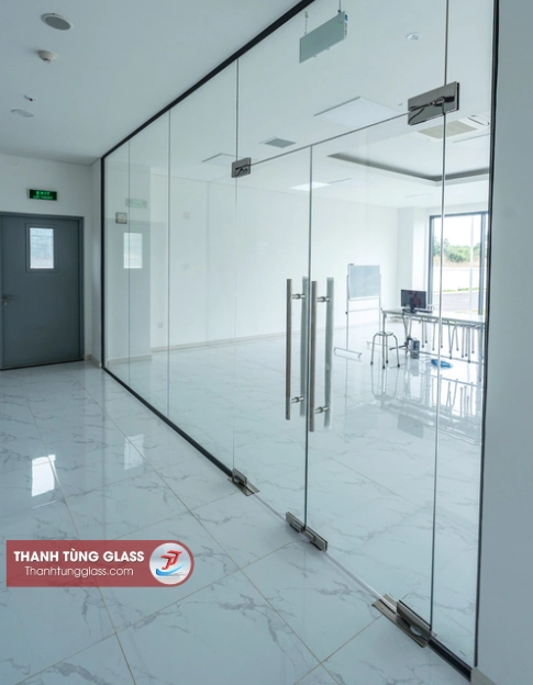 Cửa bản lề sàn
