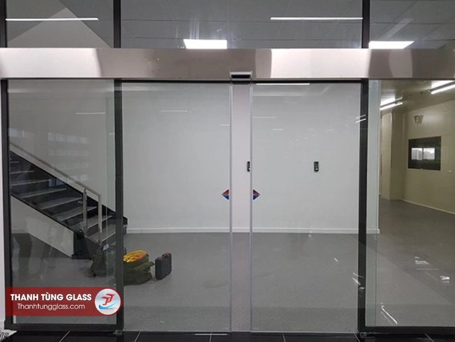 Của kính cường lực 2 cánh
