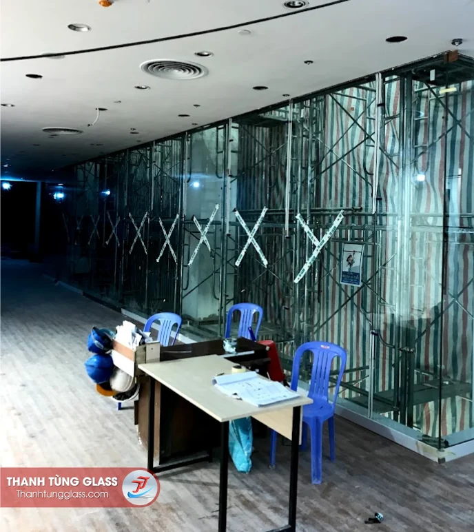 Mặt dựng kính cường lực