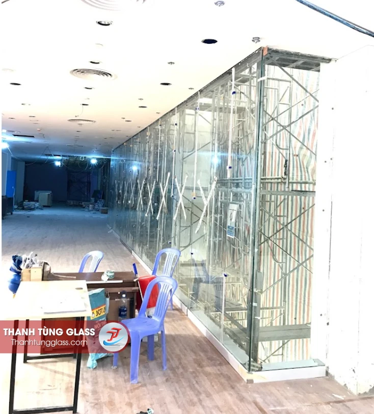 Mặt dựng kính cường lực