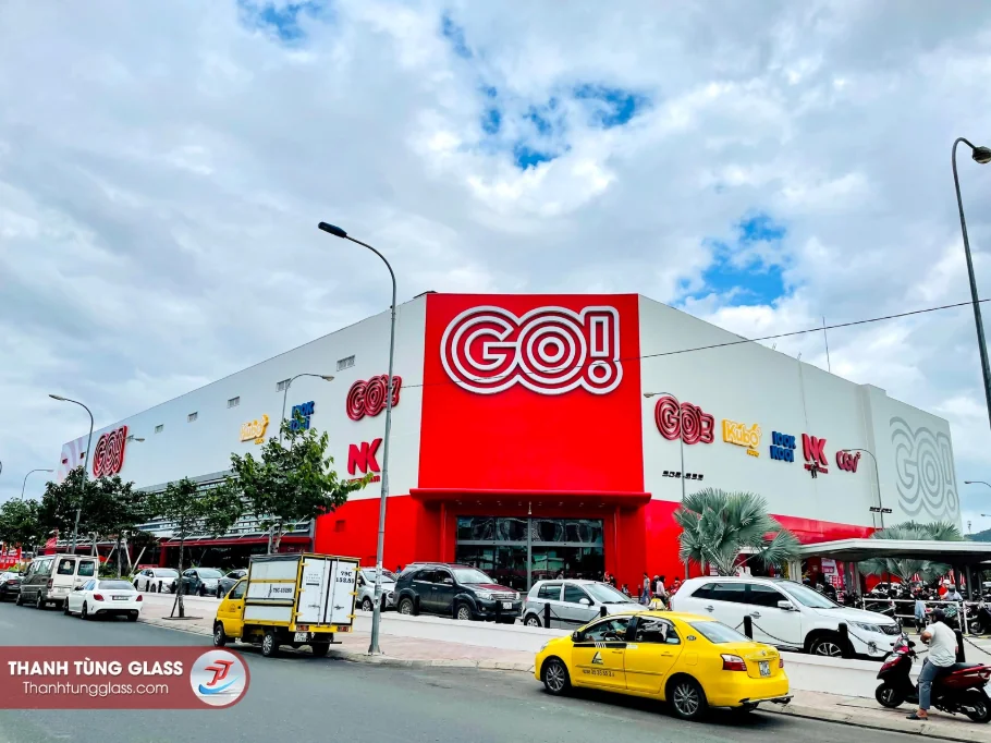 Toàn cảnh mặt ngoài Đại siêu thị GO! Nha Trang