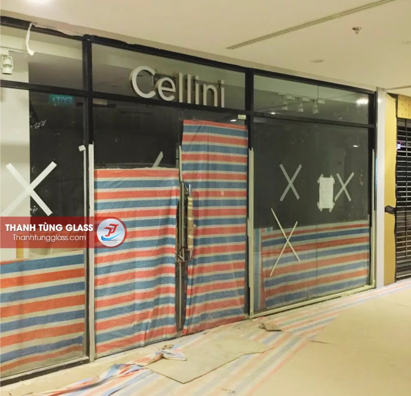 Mặt tiền shop Cellini kính khung nhôm tại Saigon Centre
