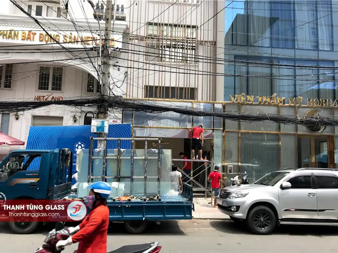 Vận chuyển và thi công