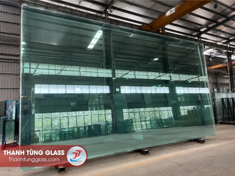 Kính 12mm cường lực nguyên khổ
