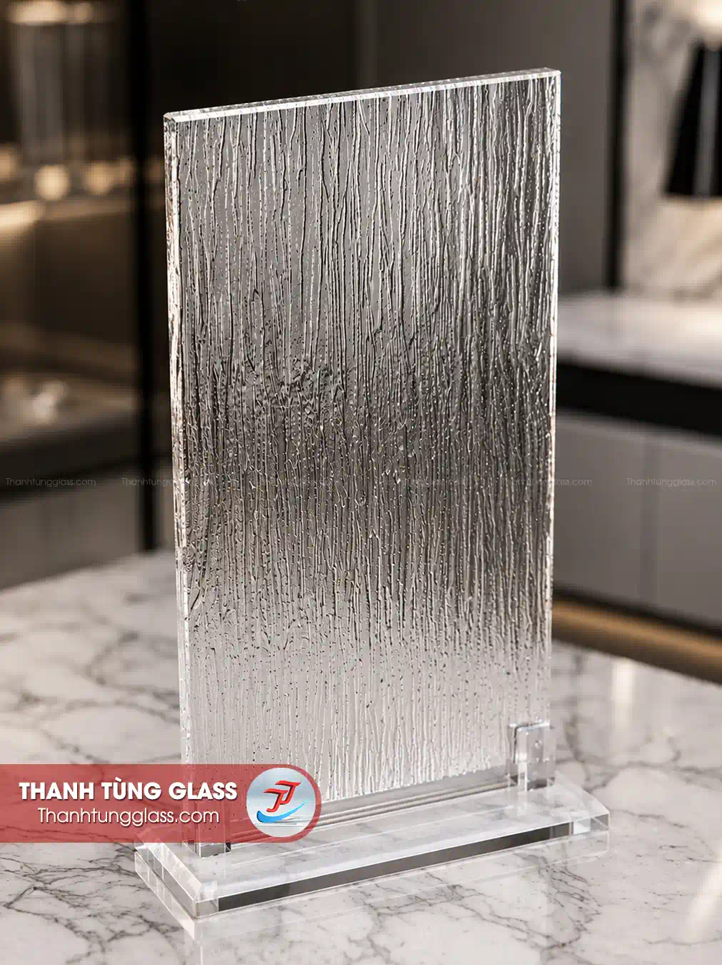 Kính đúc hoa văn nước chảy