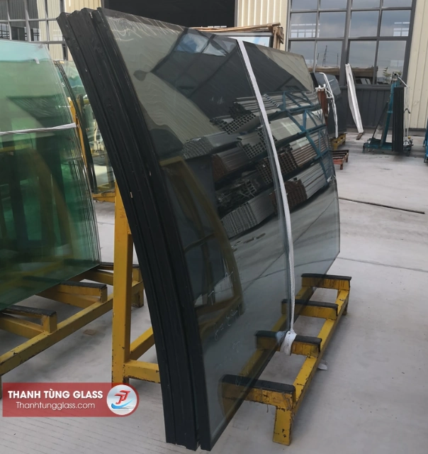 Kính Low-e tại xưởng