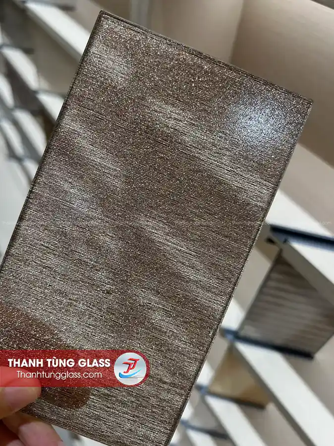 Mẫu kính ghép lụa được ưu chuộng