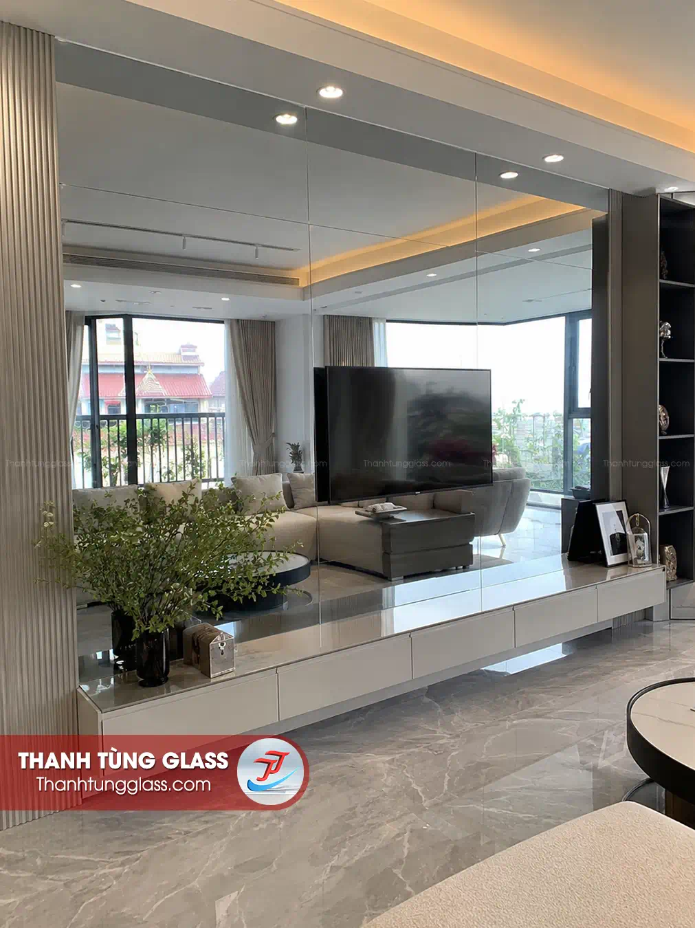 Kính thuỷ trắng