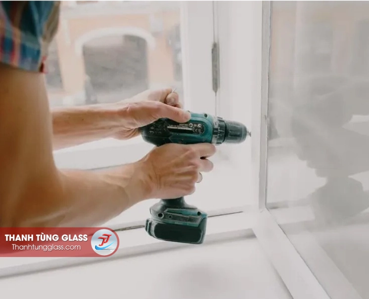 Cửa Nhôm Bị Xệ Cánh, Hở Gioăng, Thấm Nước: Nguyên Nhân Và Cách Xử Lý