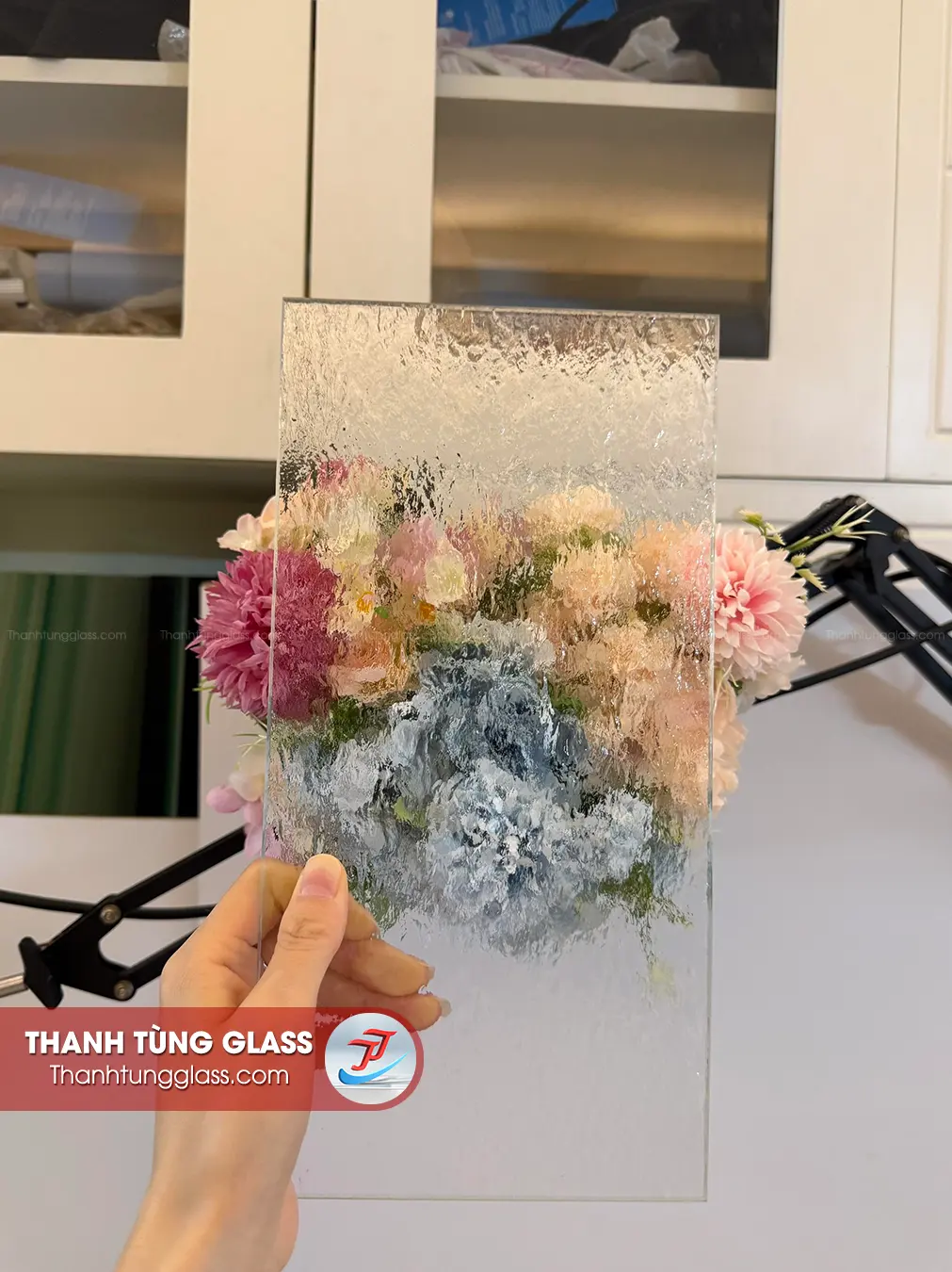 Kính đúc hiệu ứng sần - Thanh Tùng Glass