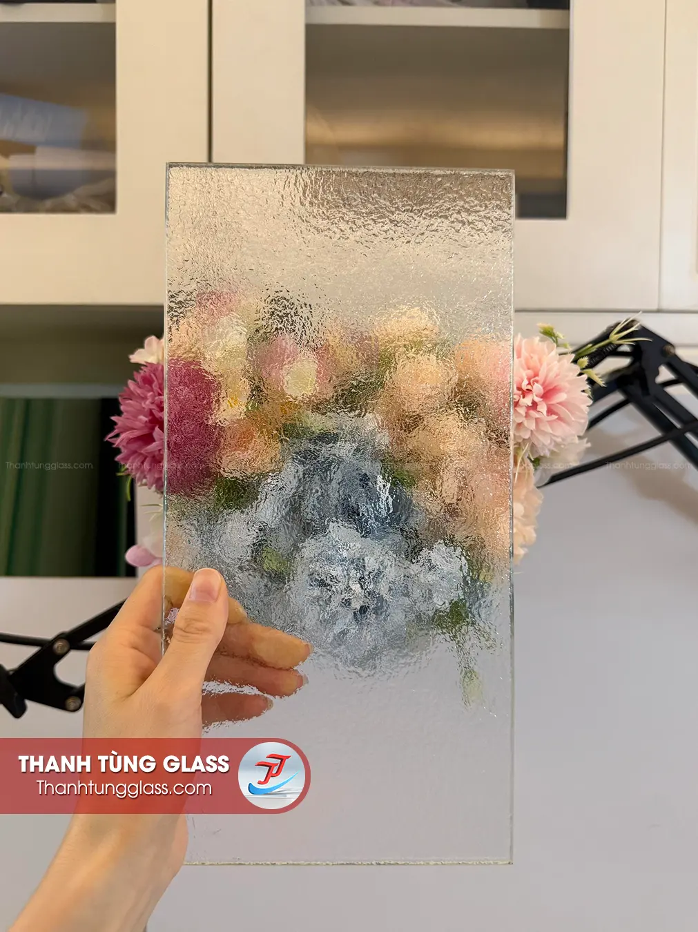 Kính đúc bề mặt sần - Thanh Tùng Glass