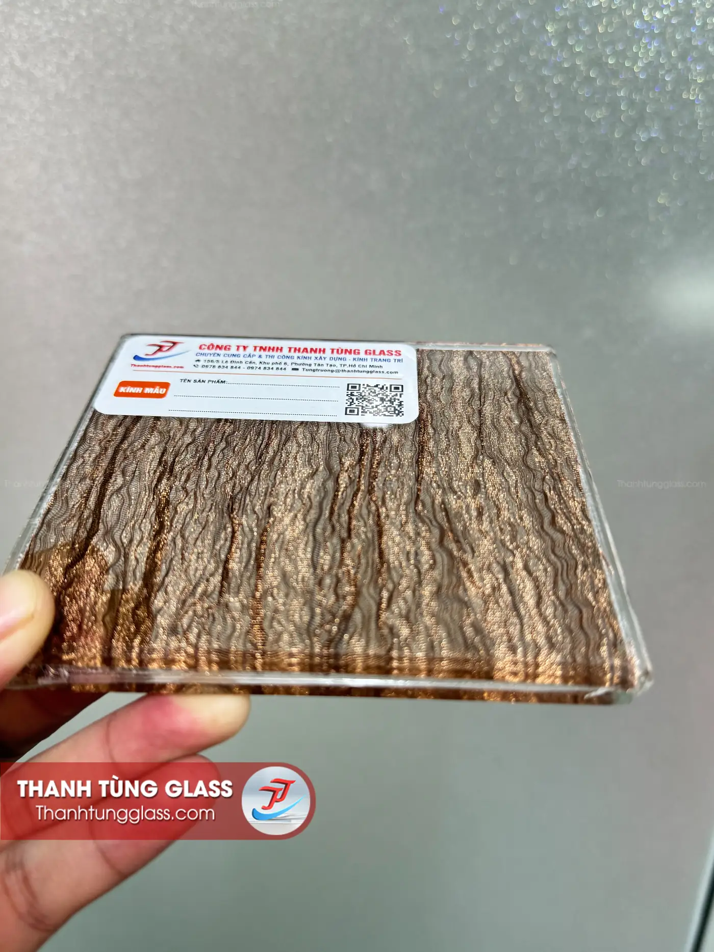 Mẫu kính ghép lụa vân gỗ ấm - TTL151