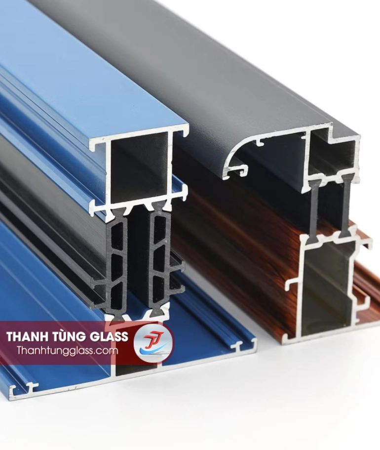 Nhôm Cỏ Là Gì? Vì Sao Rẻ Và Khi Nào Không Nên Dùng