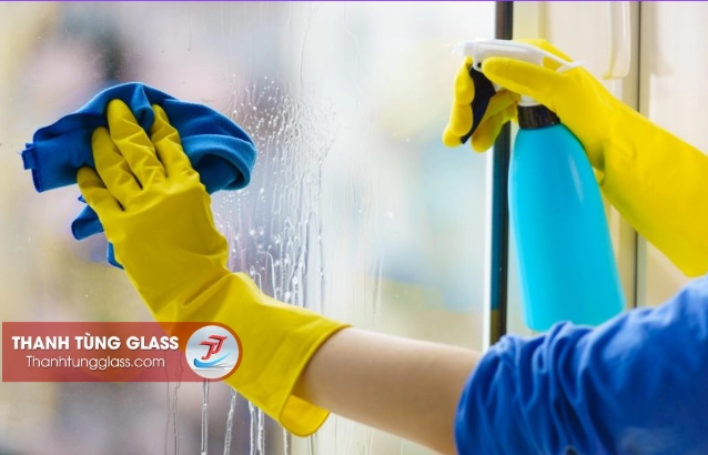 Cách Vệ Sinh Và Bảo Dưỡng Cửa Nhôm Kính Bền Như Mới