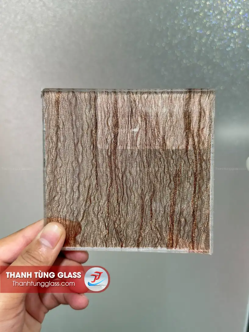 Kính siêu trong ghép lụa