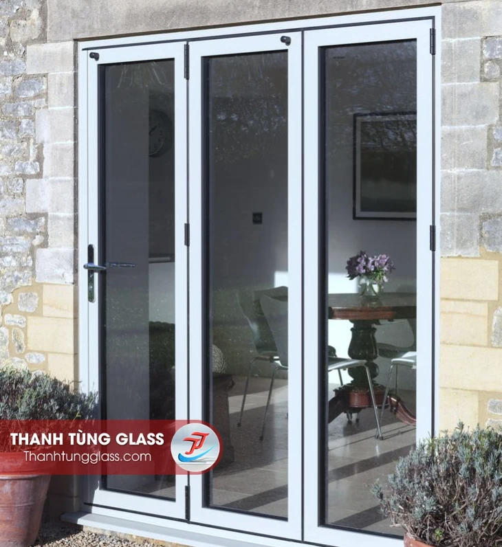 CỬA ĐI MỞ XẾP GẤP KIỂU 3 CÁNH NHÔM XINGFA 