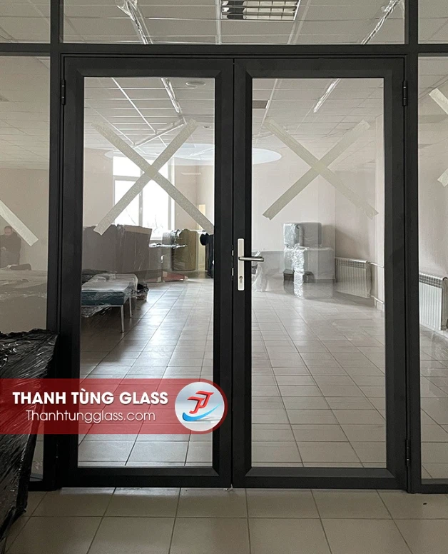 CỬA NHÔM XINGFA MÀU GHI XÁM 