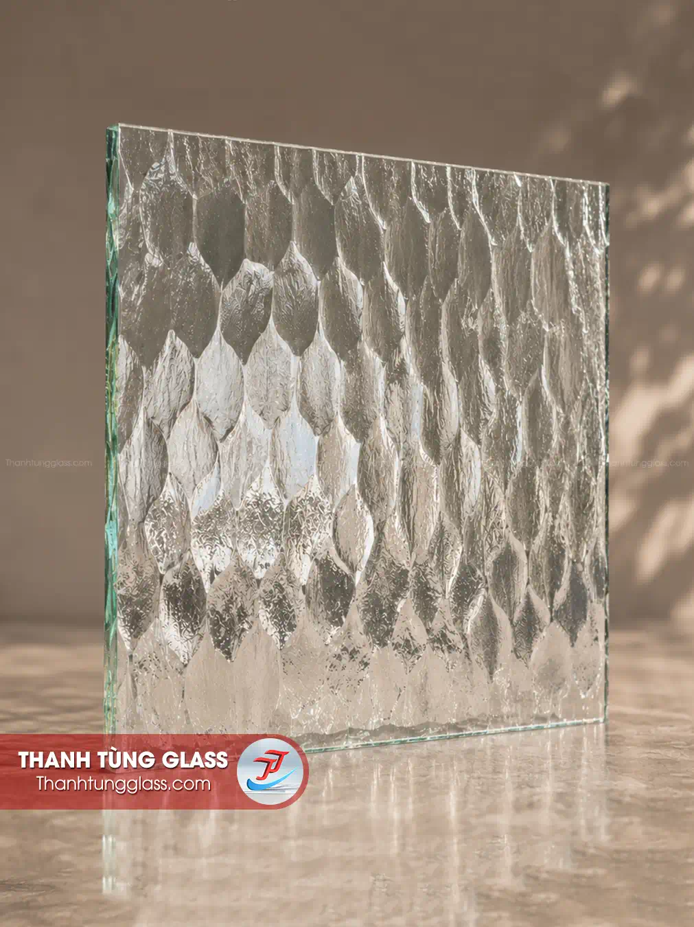 Kính đúc vảy cá