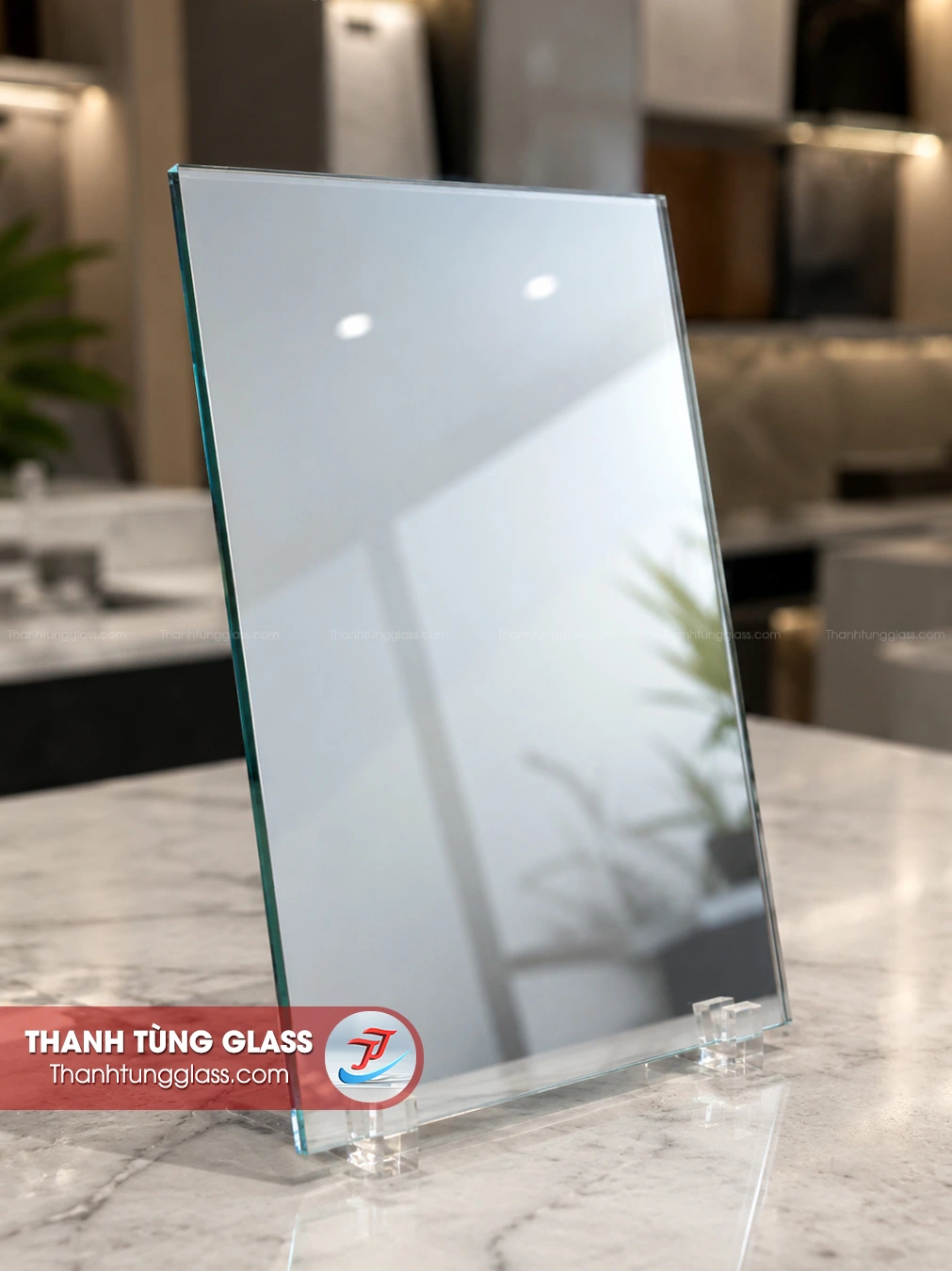 Kính thủy trắng